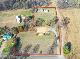 365 Midway Cir, Midway, TN 37809