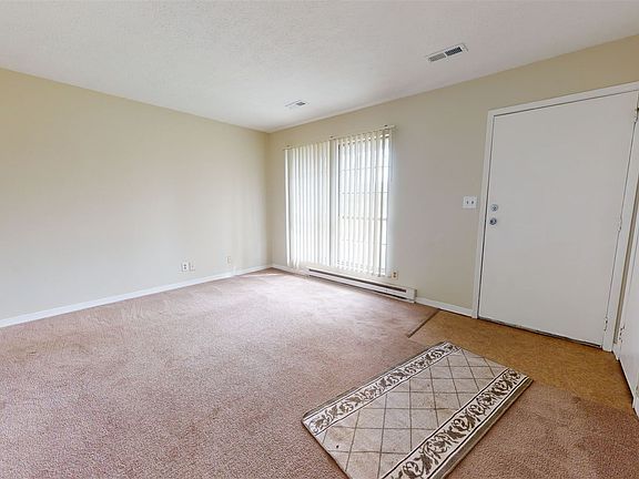 3rd image of 3246 Chaucer Dr