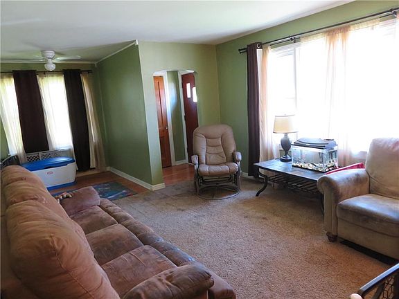 4th image of 808 2nd St