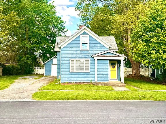 2nd image of 210 N 13th St