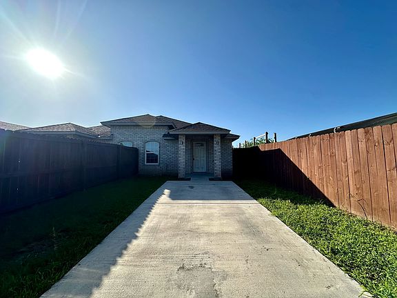 2nd image of 1925 Diamante Dr #B