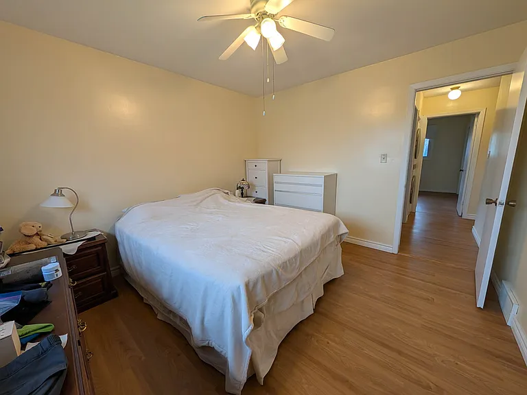 127 Westwood Cres #1 — Photo 21