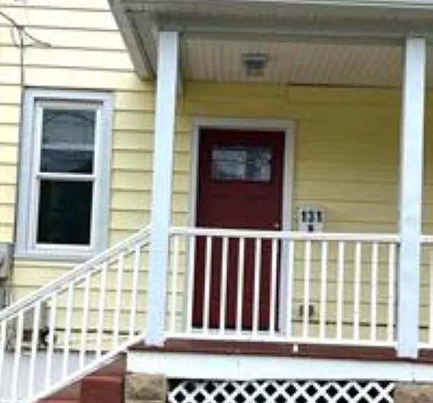 131 Union St #B — Photo 2