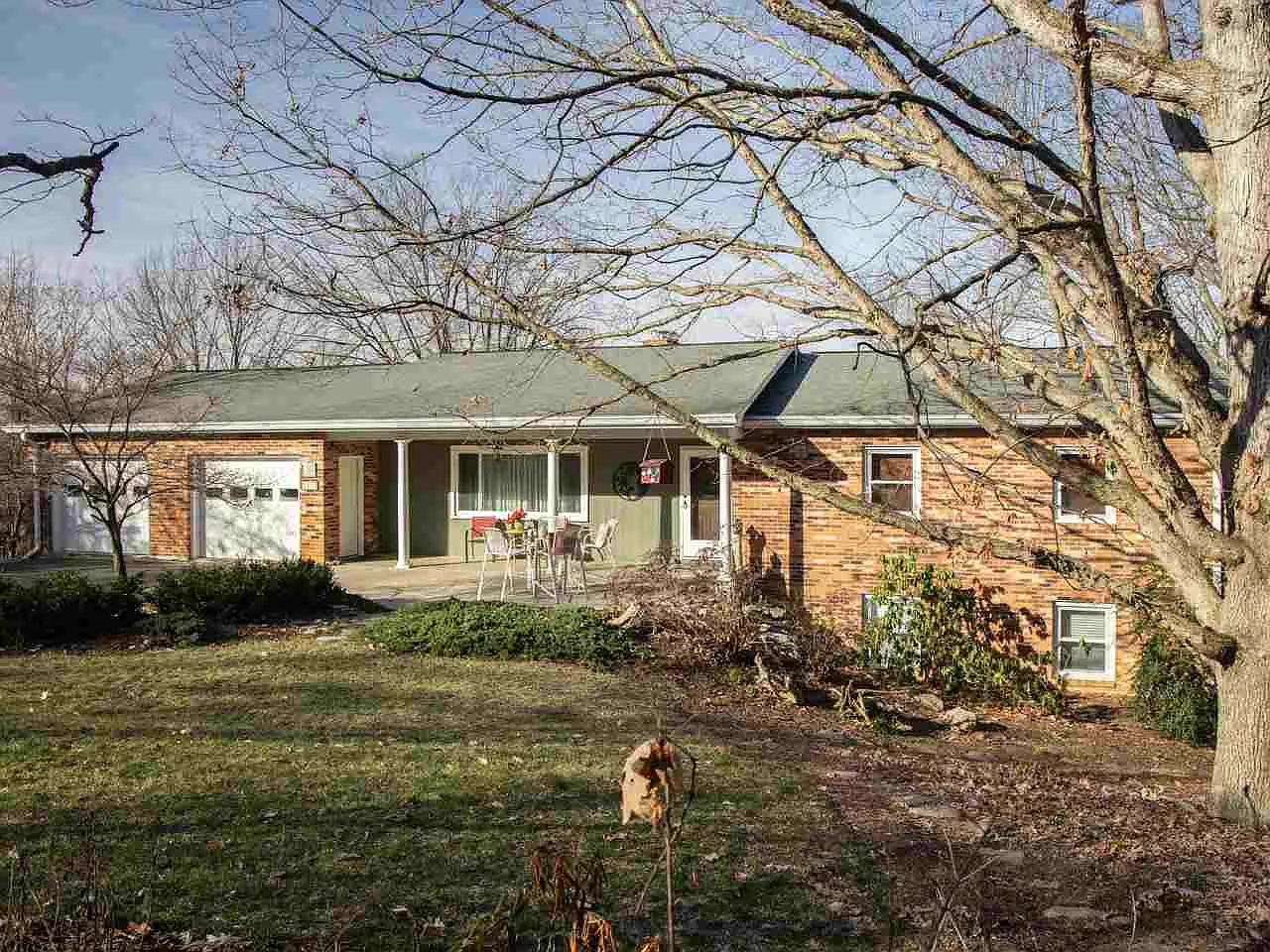 1213 Windsor Rd photo 1