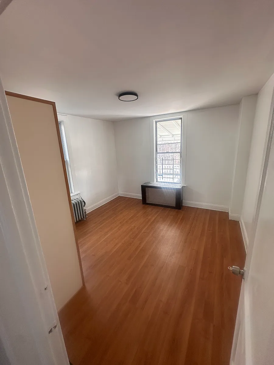 Building Photo - 421 S 10th Ave #2