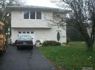 85 E 2nd St, Deer Park, NY 11729