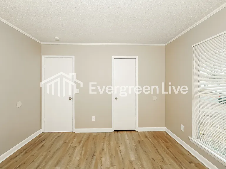 5021 Oak Leaf Cir — Photo 10