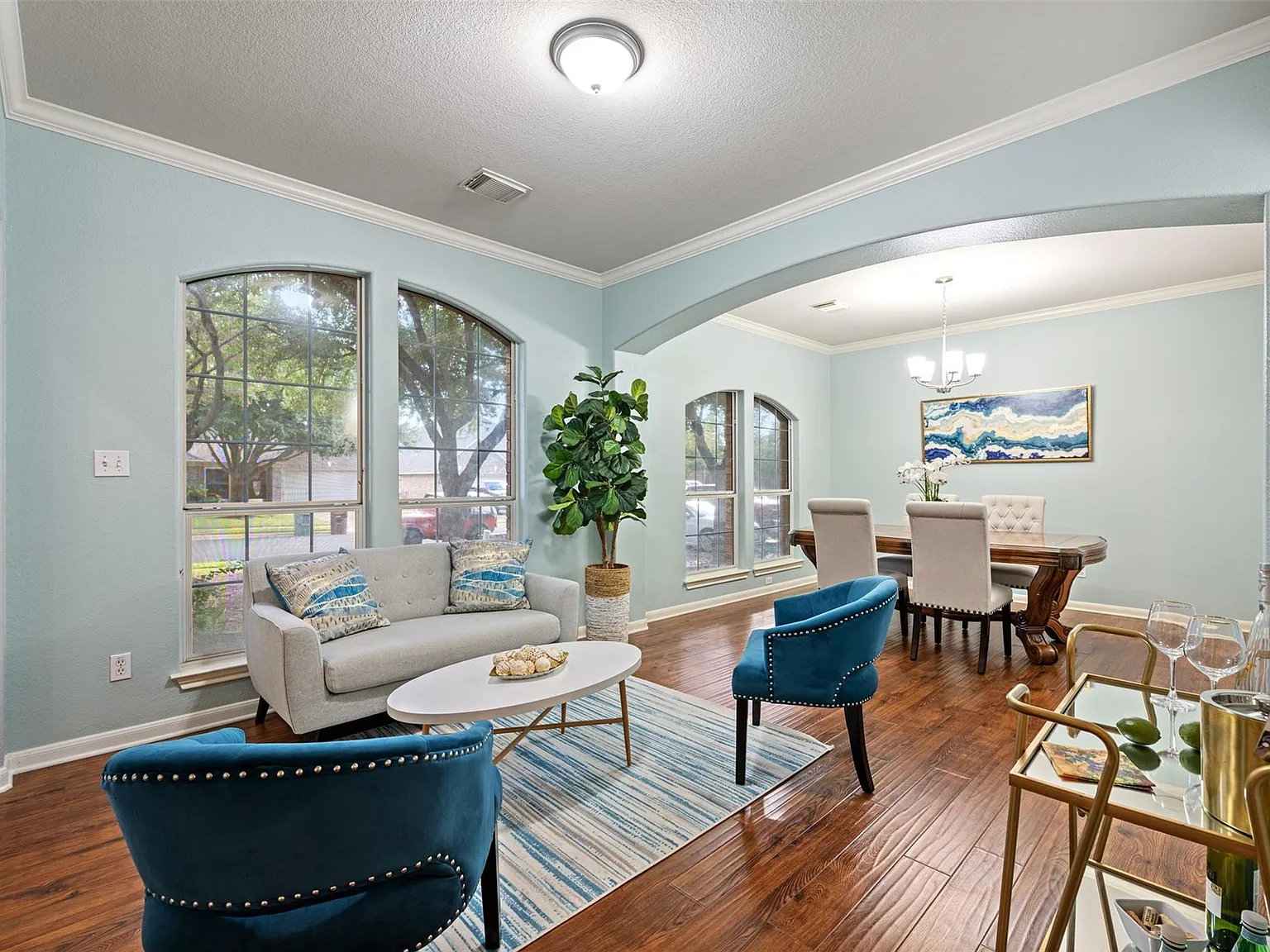 4 bed, 2.5 bath, 2876 sqft, $2,800 — Photo 4