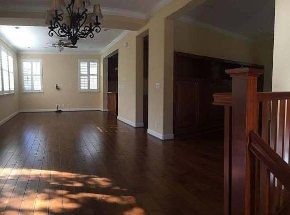 3rd image of 4712 Torrey Pines Cir