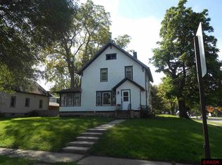 221 Linden St SW, Sleepy Eye, MN 56085