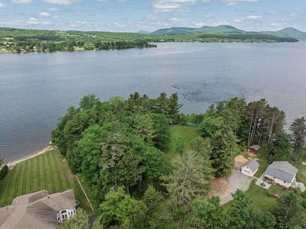 1413 Bluff Road, Newport Town, VT 05855