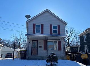 419 W American St, Freeport, IL 61032