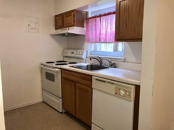 4th image of 1548 Route 9 APT 9B