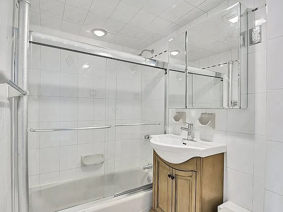 5th image of 43 Woodhull St #4