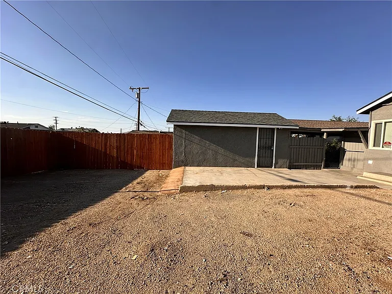 314 Wilshire Pl — Photo 24