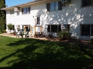 235 1st St S, Winthrop, IA 50682