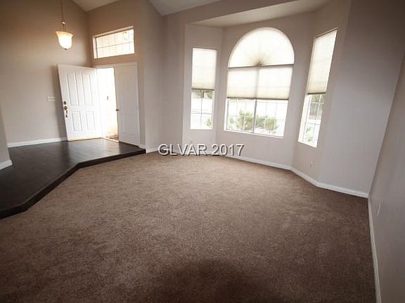 4th image of 9837 Tarzana Ln #0