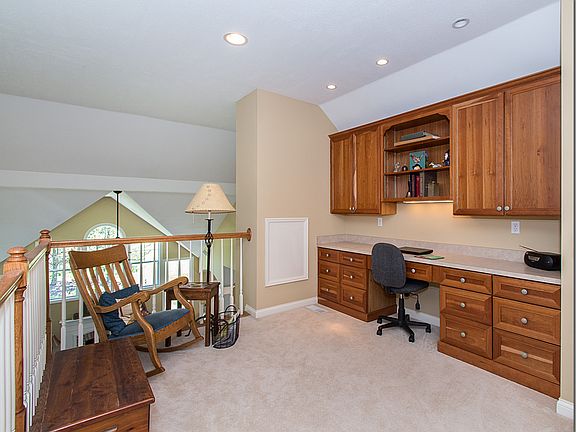 4th image of 203 Prestwick Dr