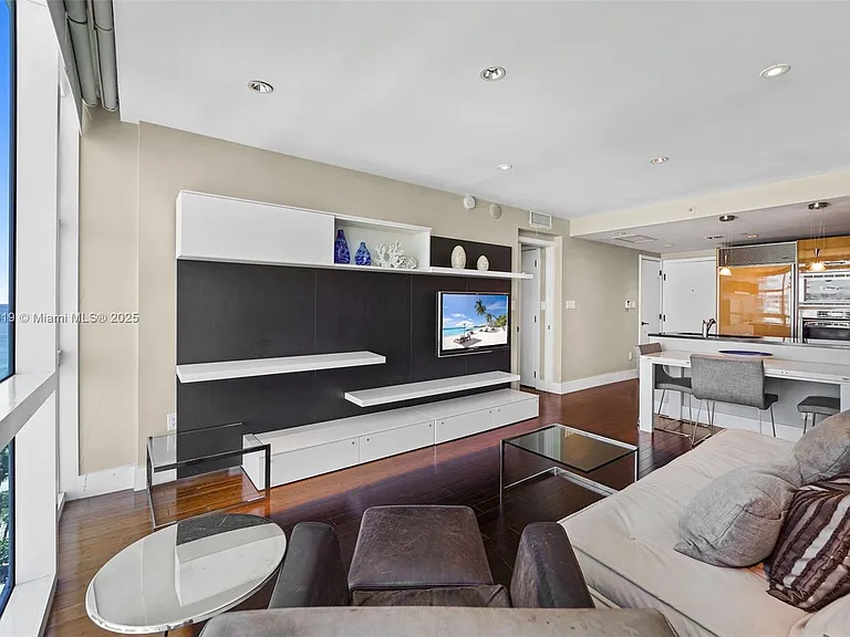 6801 Collins Ave #1214-DOOR1203 — Photo 18