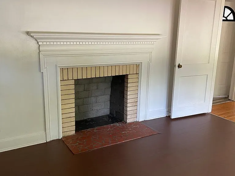 811 W Elm St — Photo 39