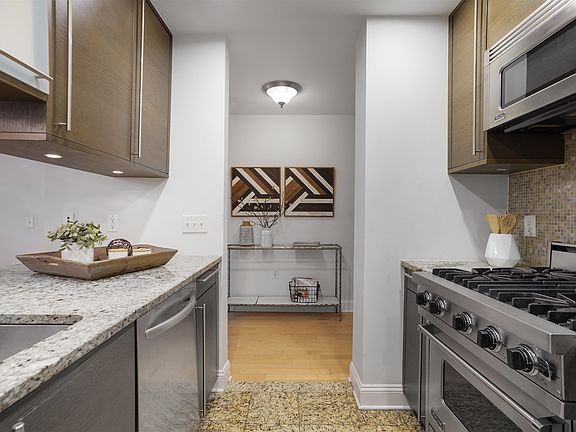 5th image of 10 Regent St APT 219