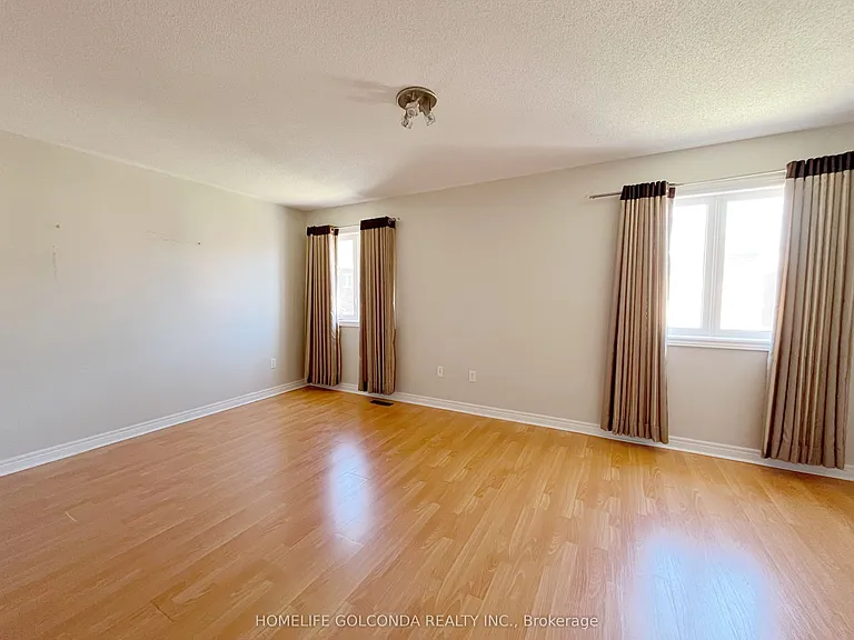 28 Barnstone Dr — Photo 8