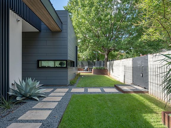 3rd image of 1107 Folts Ave