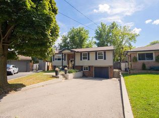 57 Valery Ct, Hamilton, ON L9C 2W2