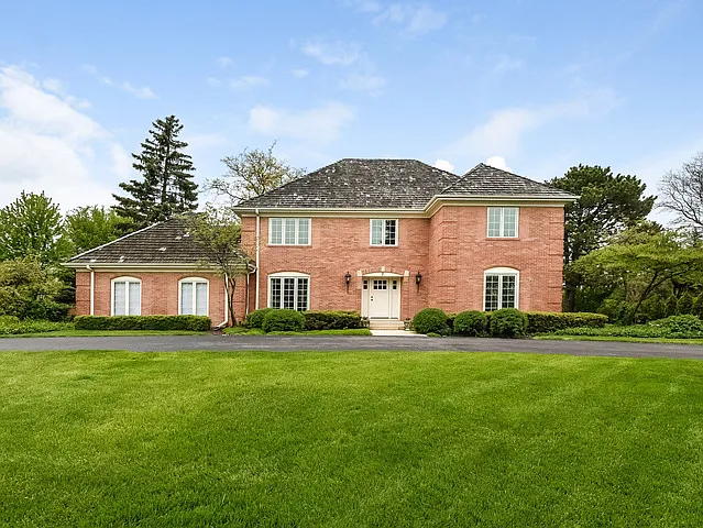3 Pembroke Ln photo 1