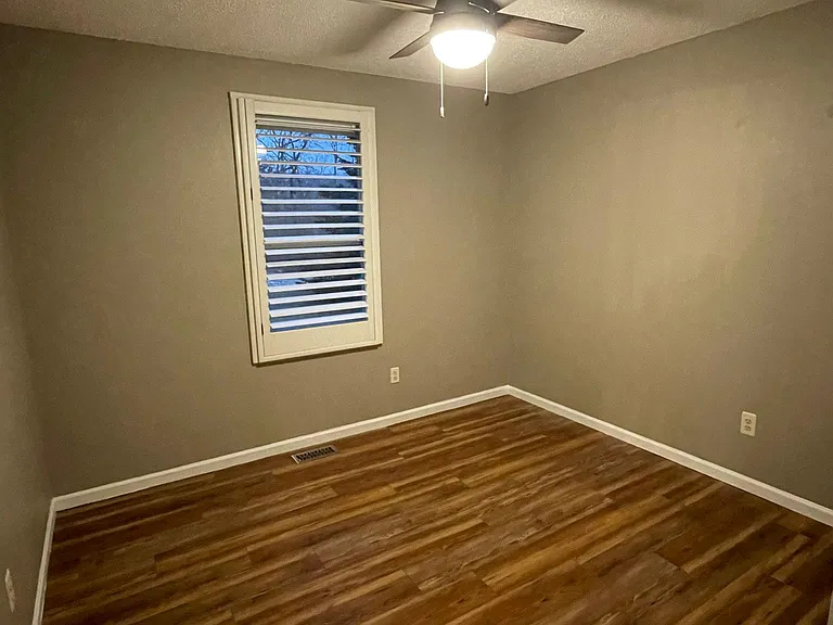 115 Spirea Point — Photo 23