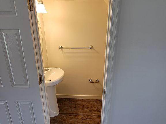 3rd image of 1662 Independence Ct #1662