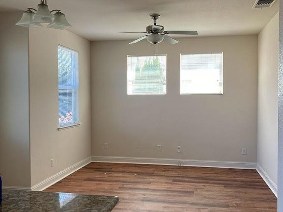 5th image of 2618 Wisteria Way