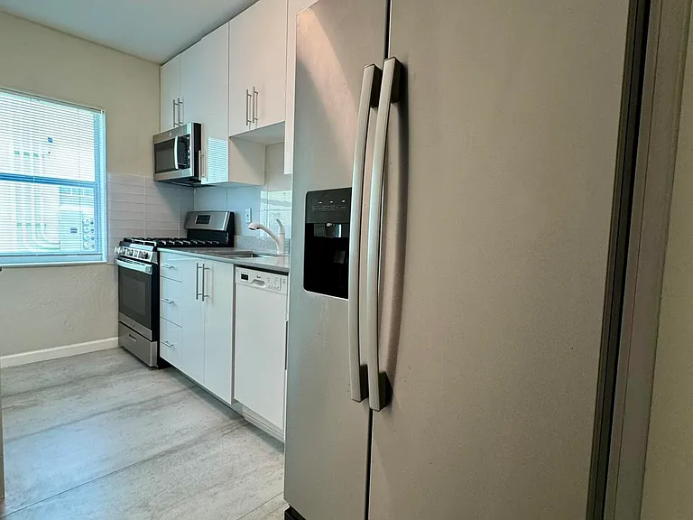 935 8th St #3 — Photo 27