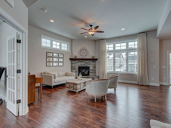 2nd image of 1009 Waterford Ln