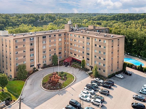 2nd image of 18501 Hilliard Blvd APT 405