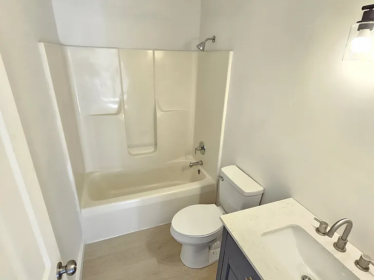 50 Westhaven Dr — Photo 3