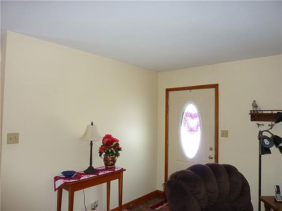 4th image of 872 Colonial Dr