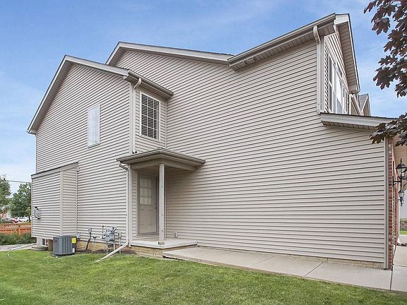 3rd image of 2329 W Kenfield Ct