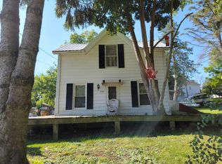 533 E Catherine St, Darlington, WI 53530