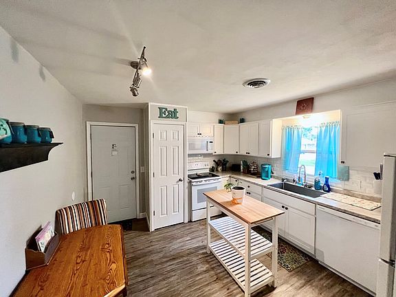 4th image of 1106 E Highland Ave