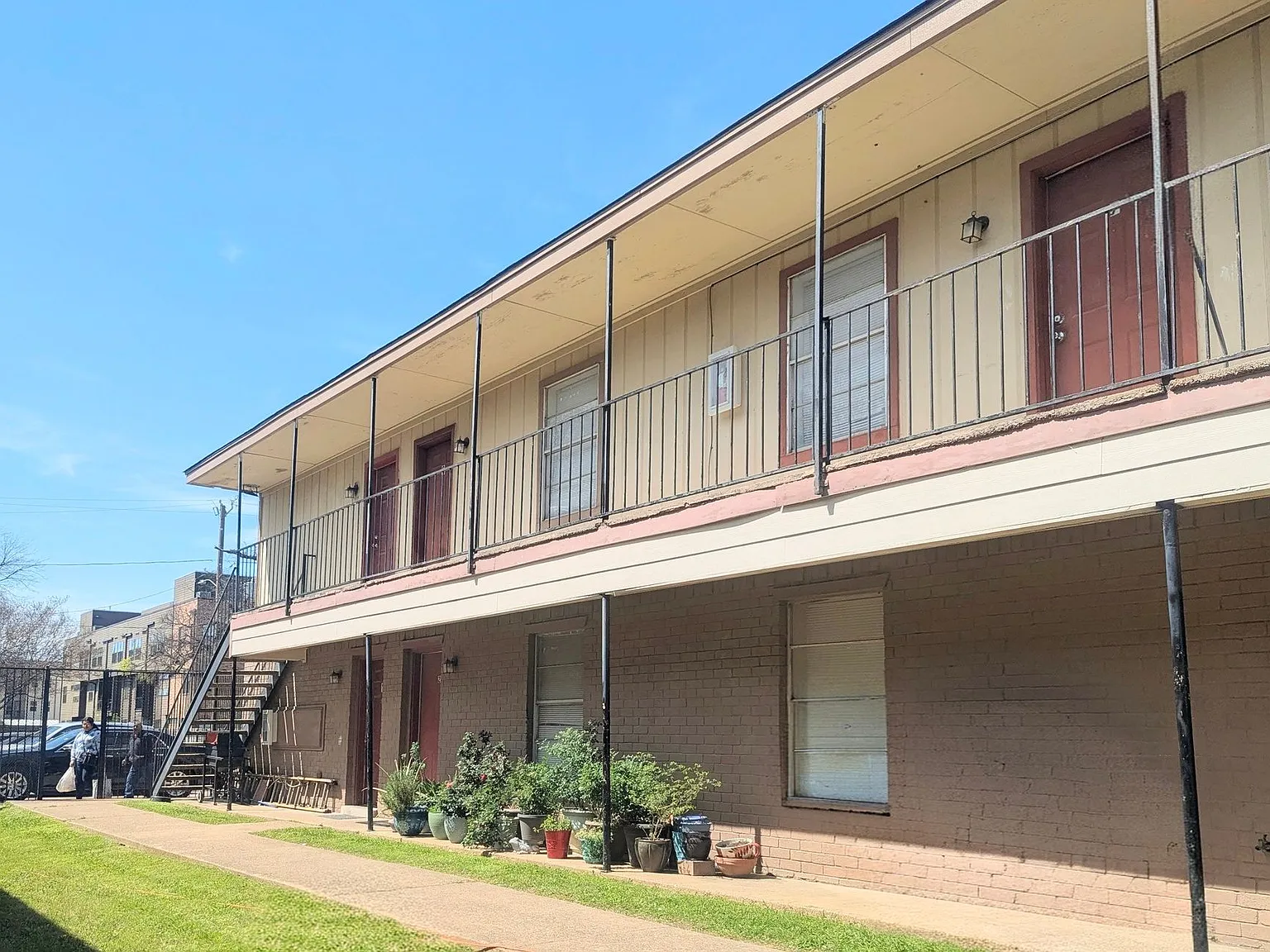Bennett Park Apartments — Photo 4