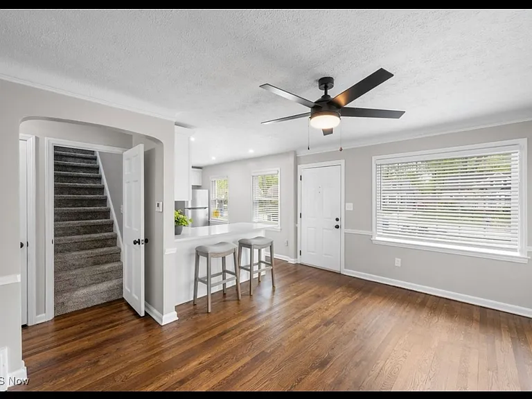 574 Huntmere Dr — Photo 24