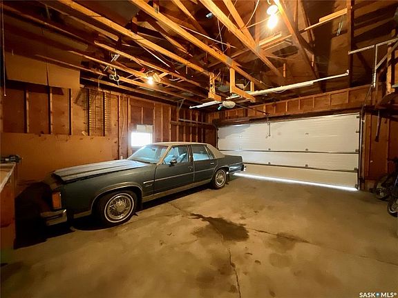 5th image of 114 Windfield ROAD