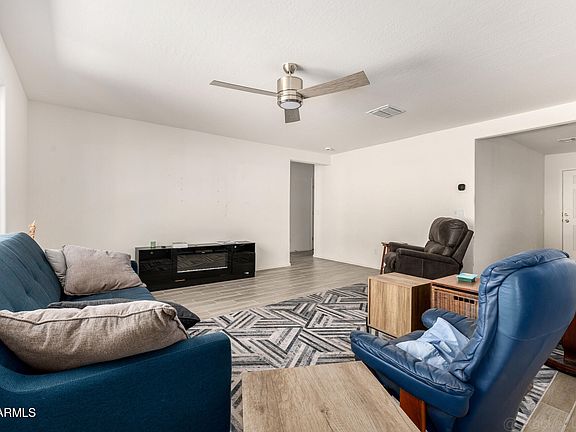 4th image of 1420 E LINDA Drive