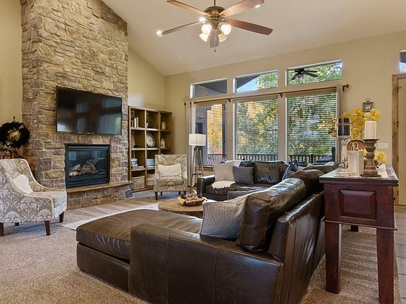 3rd image of 332 W River Side Ln