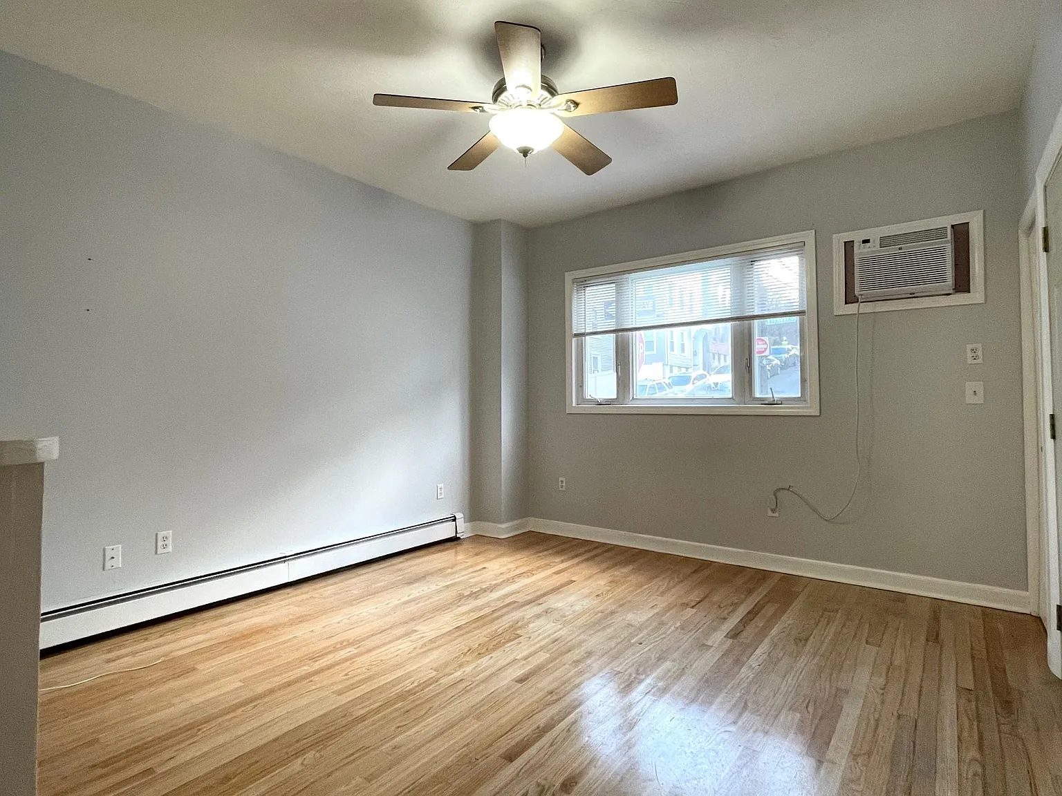 2 bed, 800 sqft, $2,500 — Photo 4