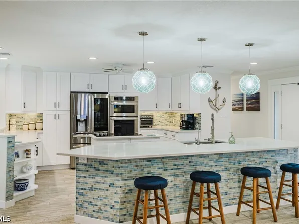 17571 Taylor Dr, Fort Myers, FL 33908