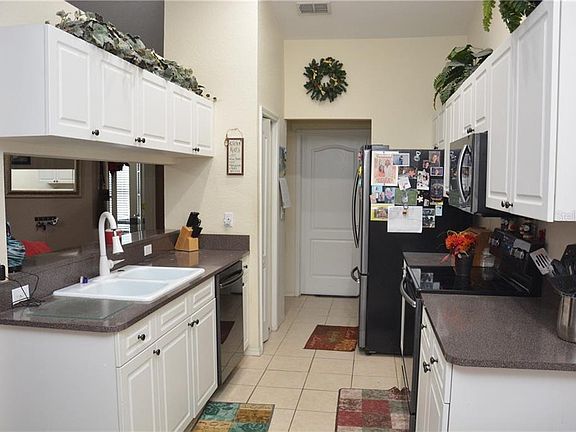 4th image of 740 Terranova Ave