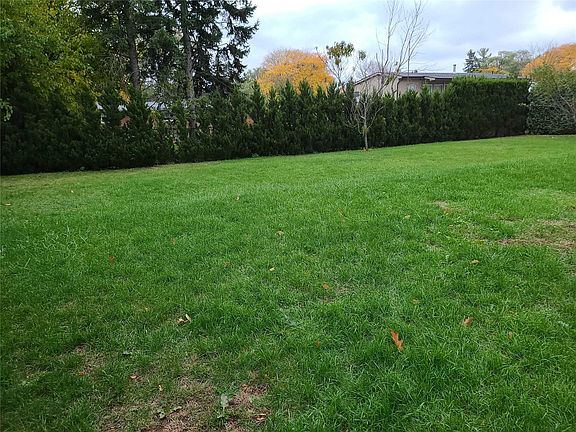 4th image of 359 Seaton Dr