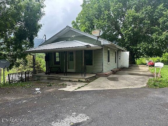 3rd image of 1377 Dr Thomas Walker Rd